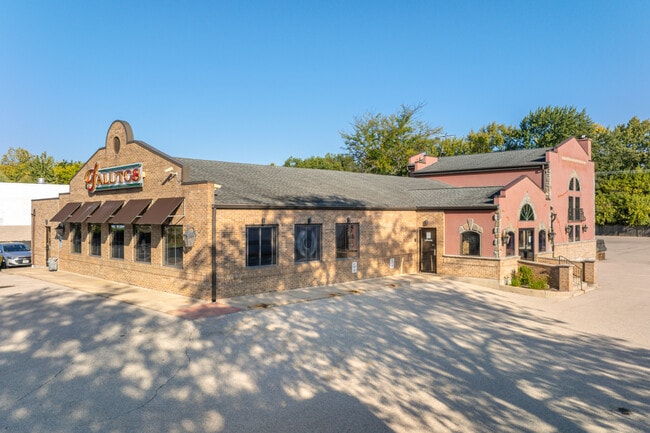 More details for 7680 Grand Ave, Gurnee, IL - Retail for Auction