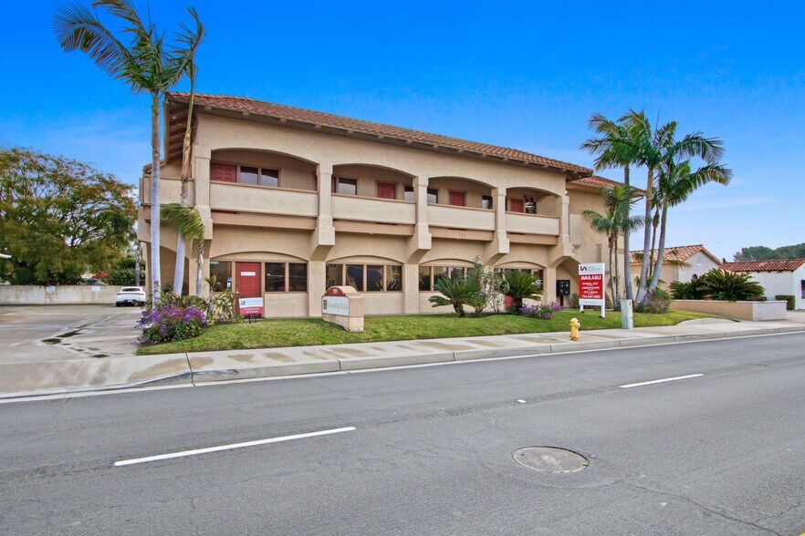 151 S Yorba St, Tustin, CA 92780