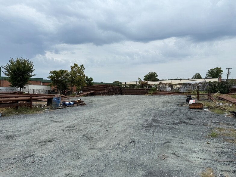 2401 51st Pl, Hyattsville, MD for lease - Building Photo - Image 2 of 2