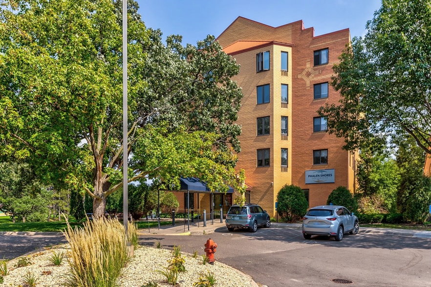 985 Ivy Ave E, Saint Paul, MN for sale - Building Photo - Image 3 of 26