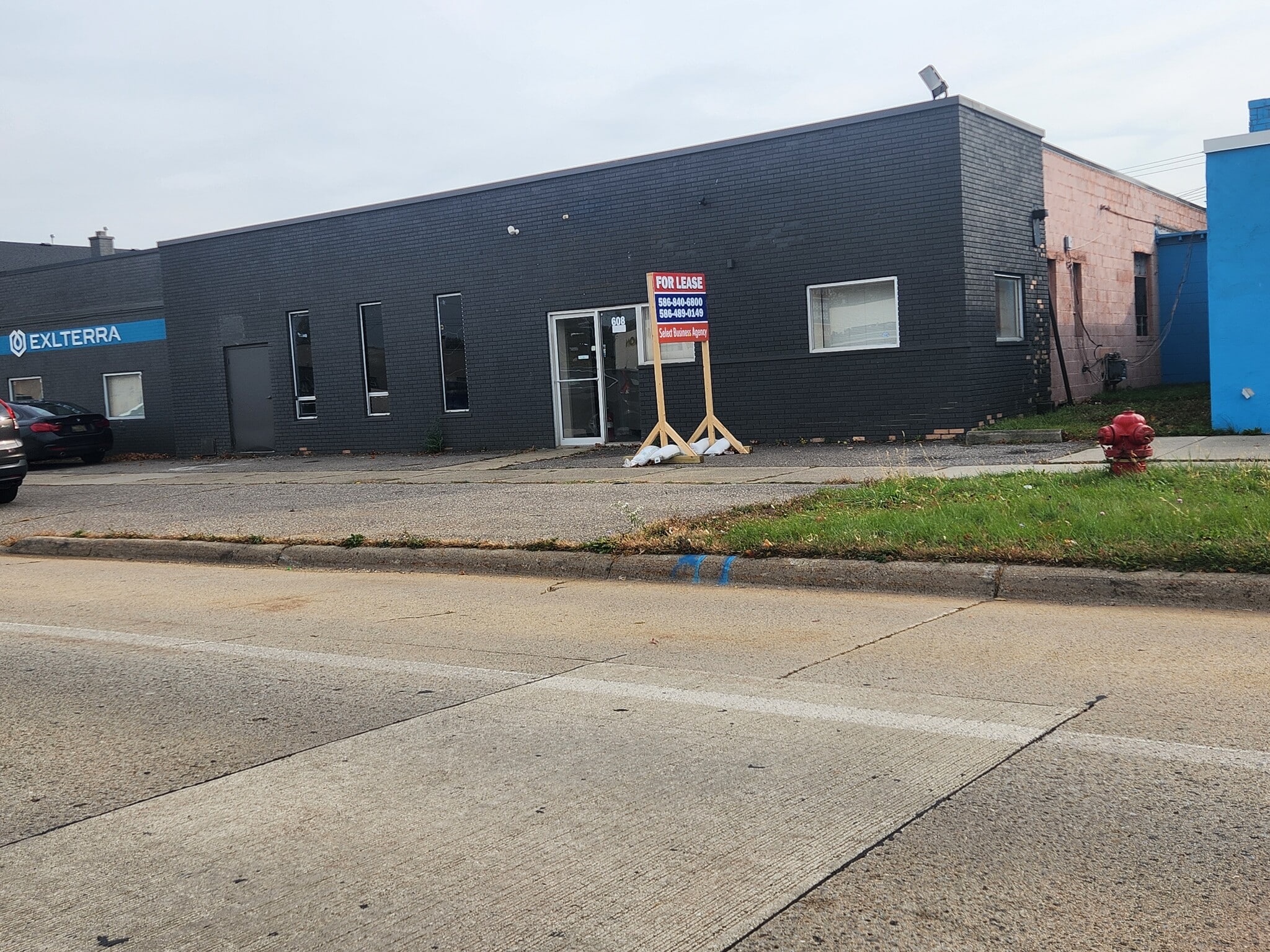 608 E 10 Mile Rd, Hazel Park, MI for lease Building Photo- Image 1 of 12