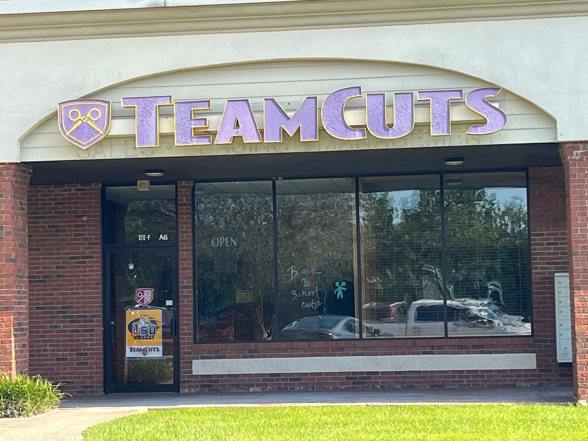 9828 Bluebonnet Blvd, Baton Rouge, LA for lease Building Photo- Image 1 of 1