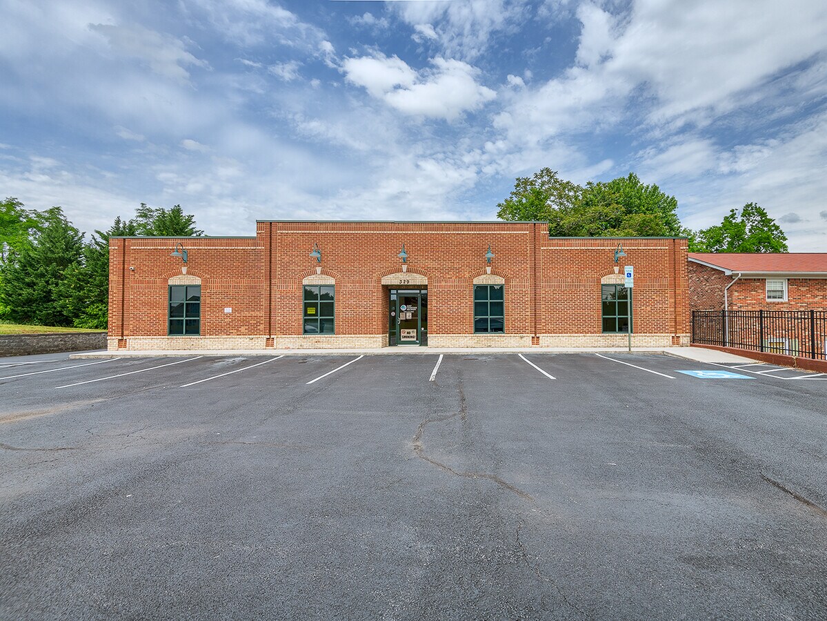 329 Bonham Rd, Bristol, VA 24201