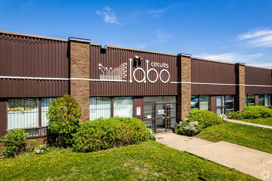 533 Rue Deslauriers, Saint-Laurent, QC for lease - Primary Photo - Image 1 of 1