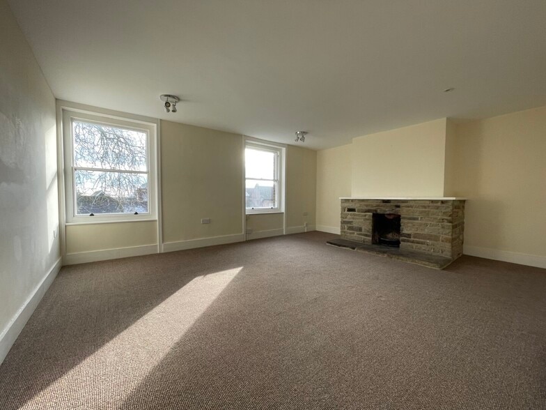 6 High St, Tenterden for lease - Building Photo - Image 2 of 9