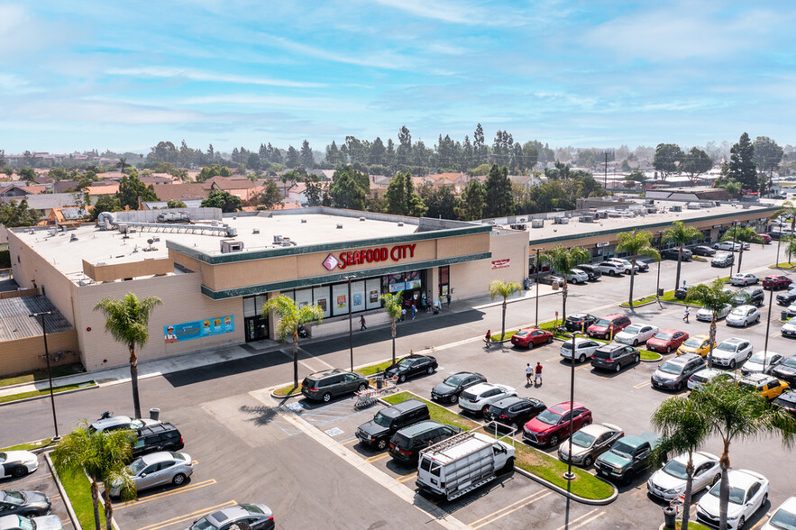 17202-17308 Norwalk Blvd, Cerritos, CA for lease - Building Photo - Image 2 of 6