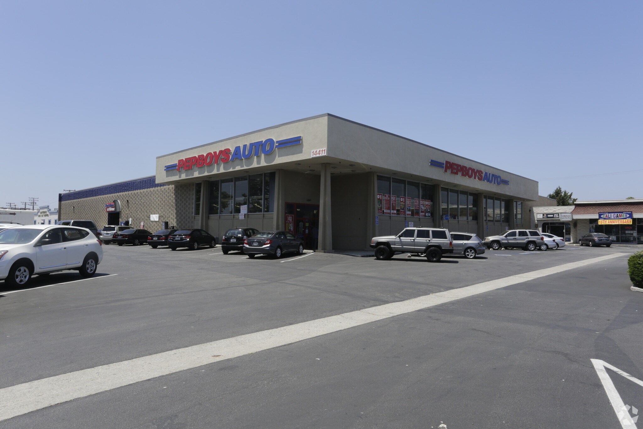 14411 Hawthorne Blvd, Lawndale, CA 90260 - Retail for Sale | LoopNet.com