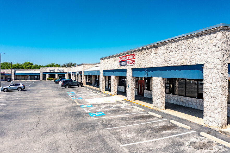 9323 Perrin Beitel Rd, San Antonio, TX for lease - Building Photo - Image 1 of 36