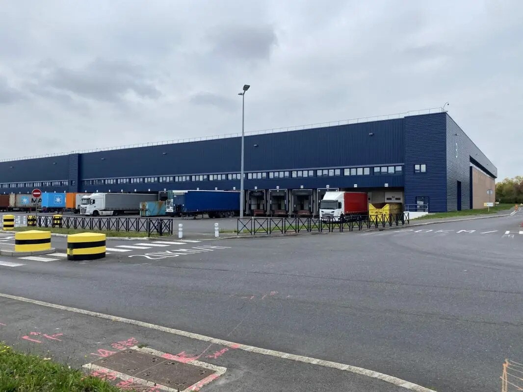 Industrial in Villabé for lease Building Photo- Image 1 of 19