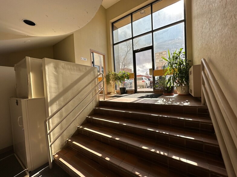 405 S Cascade Ave, Colorado Springs, CO for lease - Lobby - Image 3 of 7