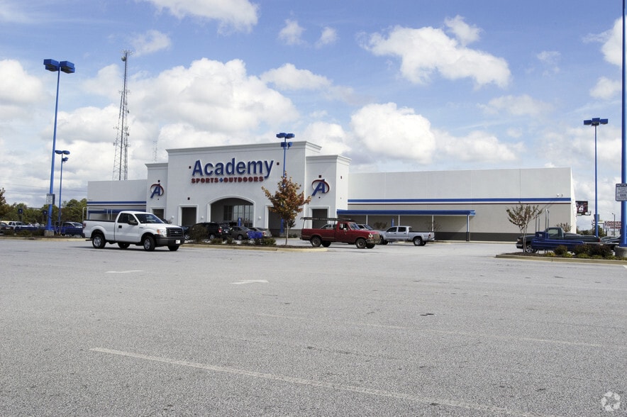 1689 Eisenhower Pky, Macon-Bibb, GA for sale - Primary Photo - Image 1 of 6