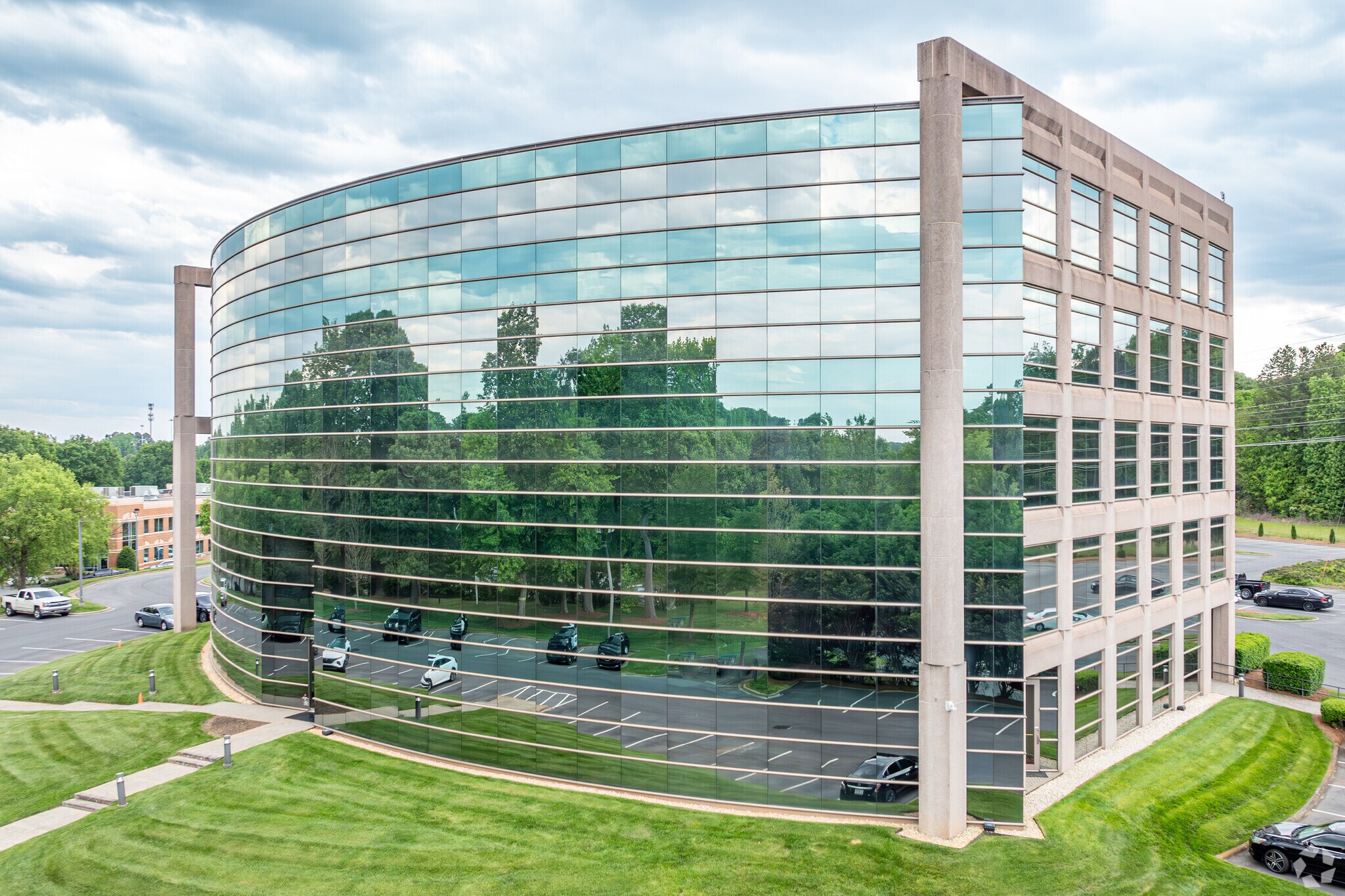 205 Regency Executive Park Dr, Charlotte, NC for sale Primary Photo- Image 1 of 1