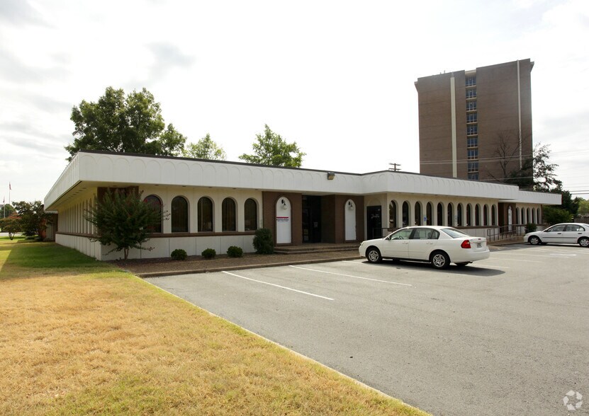 324 W Pershing Blvd, North Little Rock, AR for lease - Building Photo - Image 2 of 3