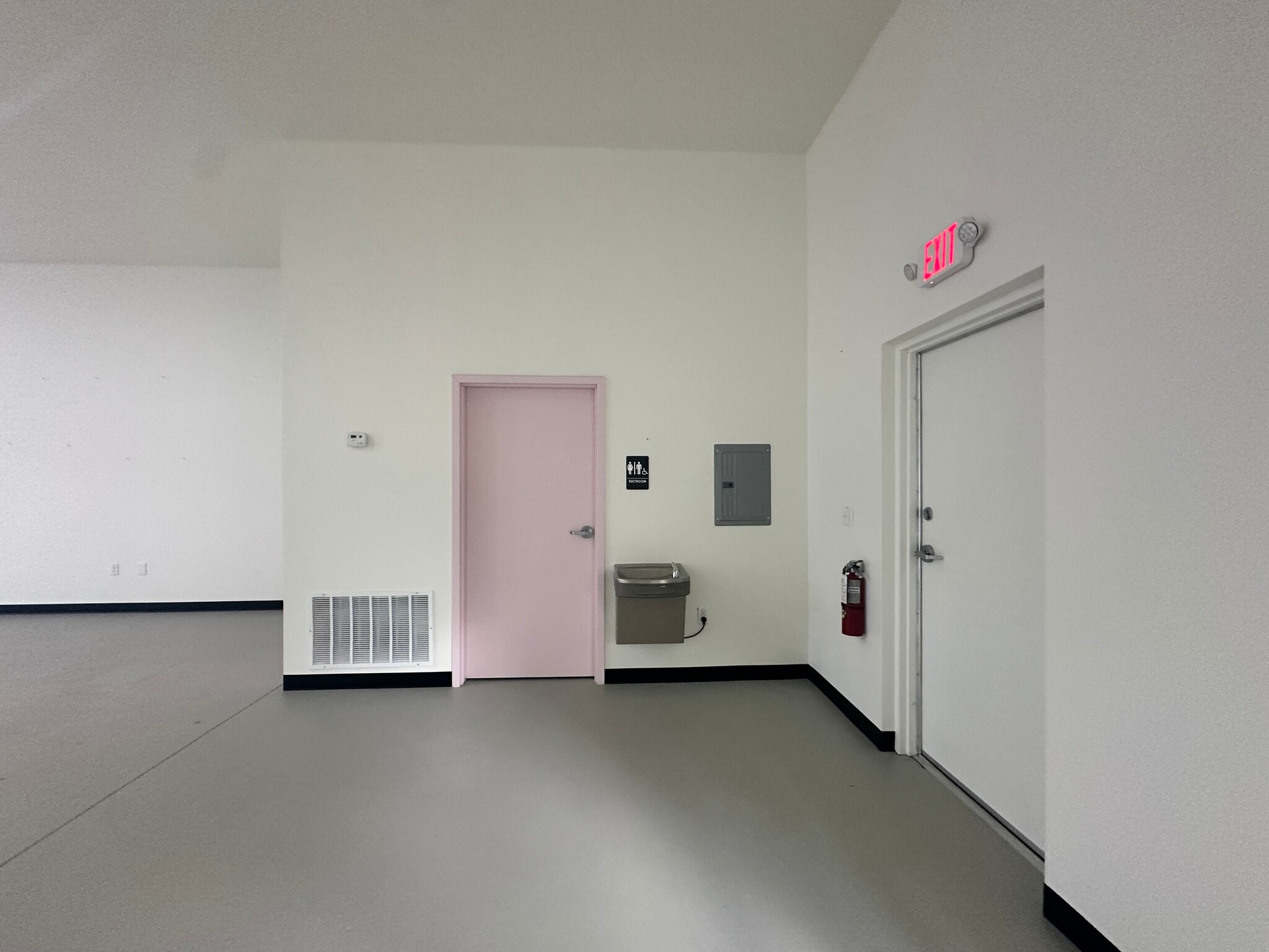 741 Tillman Pl, Plant City, FL for lease Interior Photo- Image 1 of 4