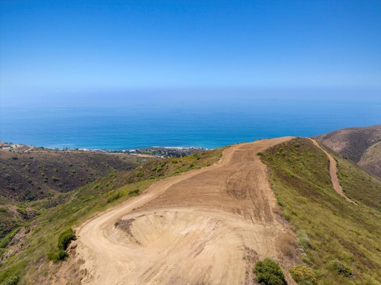 10806 Yerba Buena Rd, Malibu, CA for sale - Building Photo - Image 1 of 22