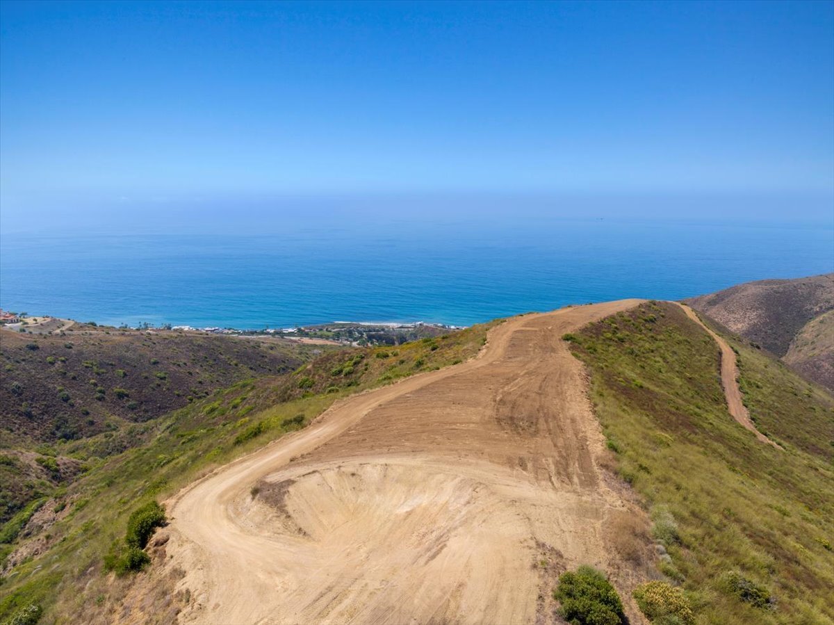 10806 Yerba Buena Rd, Malibu, CA for sale Building Photo- Image 1 of 23