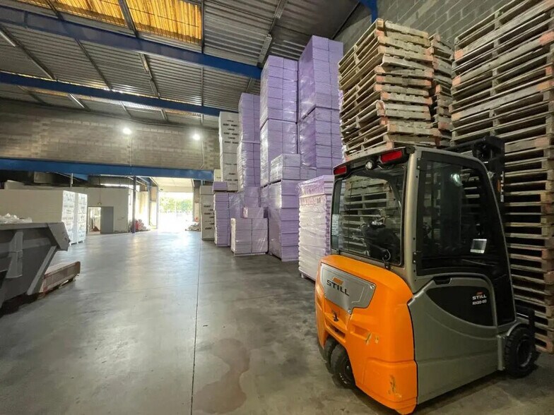 Industrial in Vitry-sur-Seine for lease - Interior Photo - Image 2 of 4