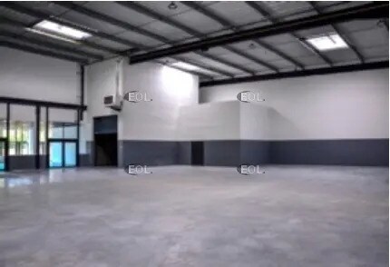 Flex in Montgeron for sale - Building Photo - Image 3 of 11