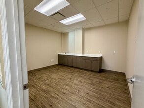 324 S Service Rd, Melville, NY for lease Interior Photo- Image 2 of 4