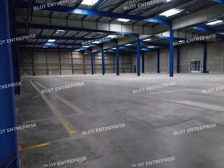 Office in Saint-Aignan-Grandlieu for lease - Building Photo - Image 2 of 14