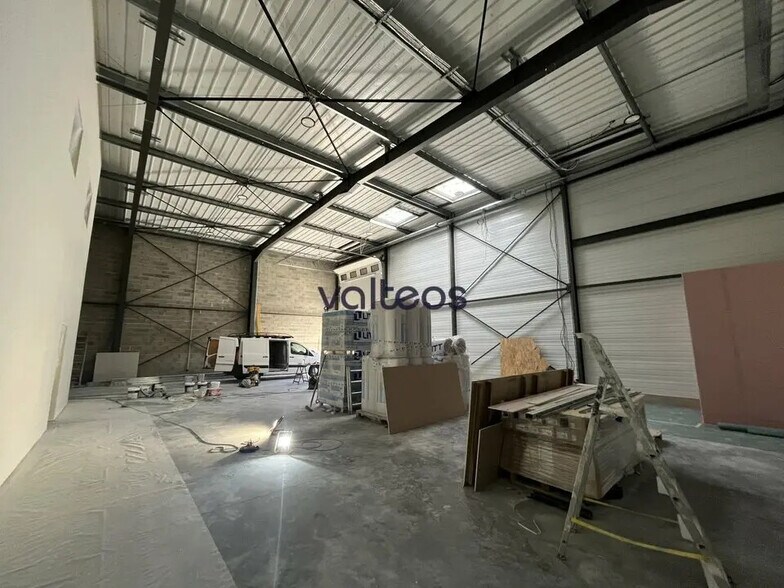 Flex in Colomiers for lease - Interior Photo - Image 3 of 7