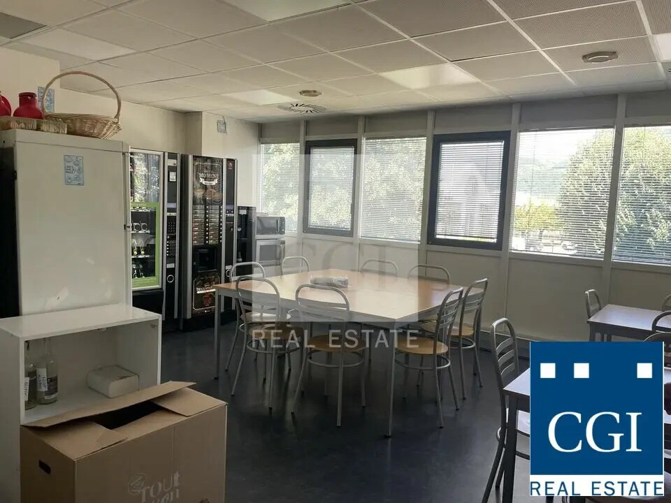 Location Bureaux 410 m² - Photo 1