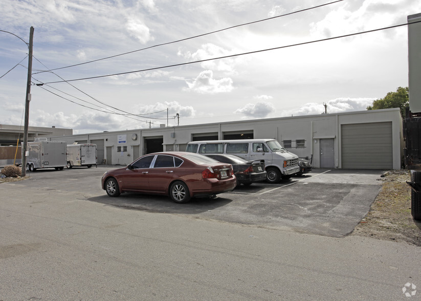 965-999 NW 53rd St, Fort Lauderdale, FL for lease - Building Photo - Image 3 of 6