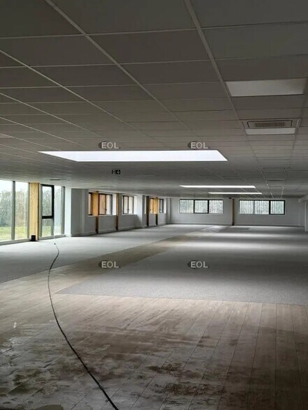 Flex in Tremblay-en-France for sale - Building Photo - Image 3 of 3