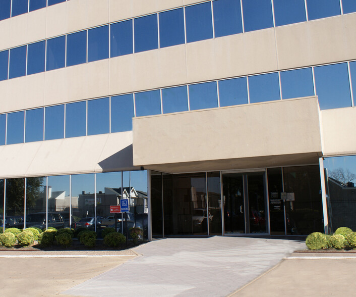 9894 Bissonnet St, Houston, TX for lease - Building Photo - Image 2 of 6