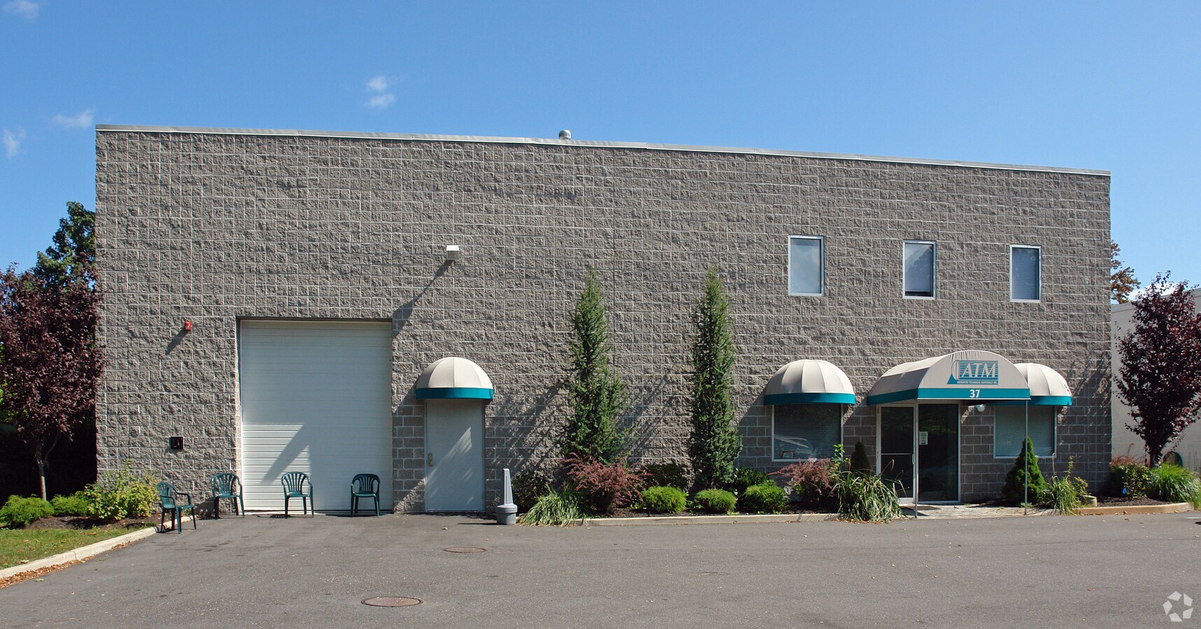 37 Rider Ave, Patchogue, NY 11772