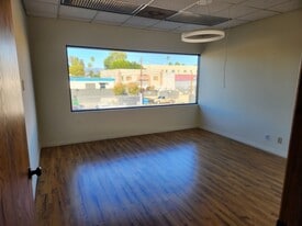 14942 Delano St, Van Nuys CA - Loft