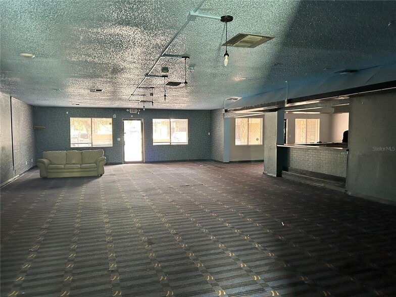 4644 Commercial Way, Spring Hill, FL for lease - Building Photo - Image 2 of 4