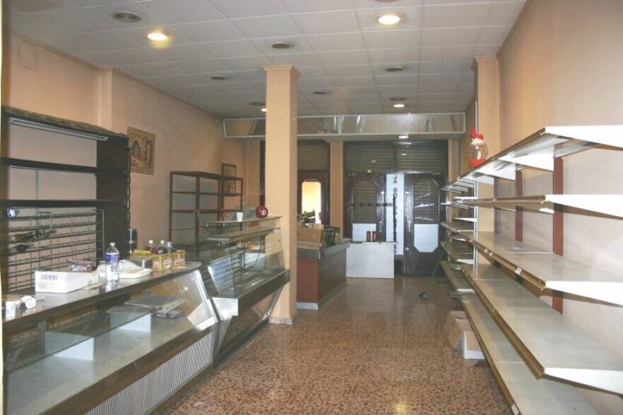 Retail in Ontinyent for lease - Building Photo - Image 2 of 3