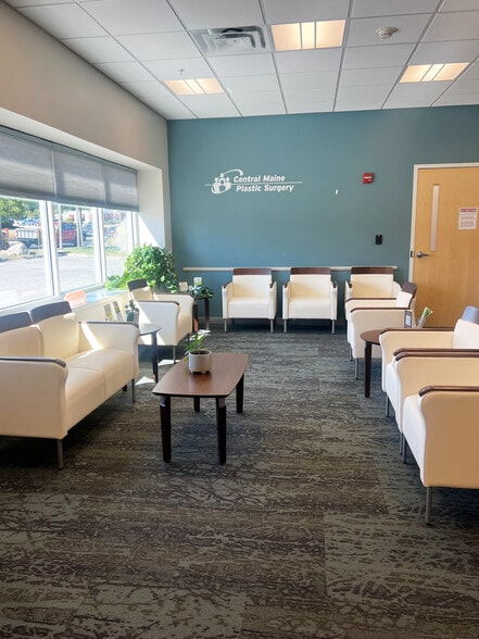 593 Center St, Auburn, ME for sale - Building Photo - Image 2 of 7