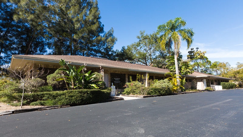 1258 W Bay Dr, Largo, FL for sale - Building Photo - Image 1 of 1