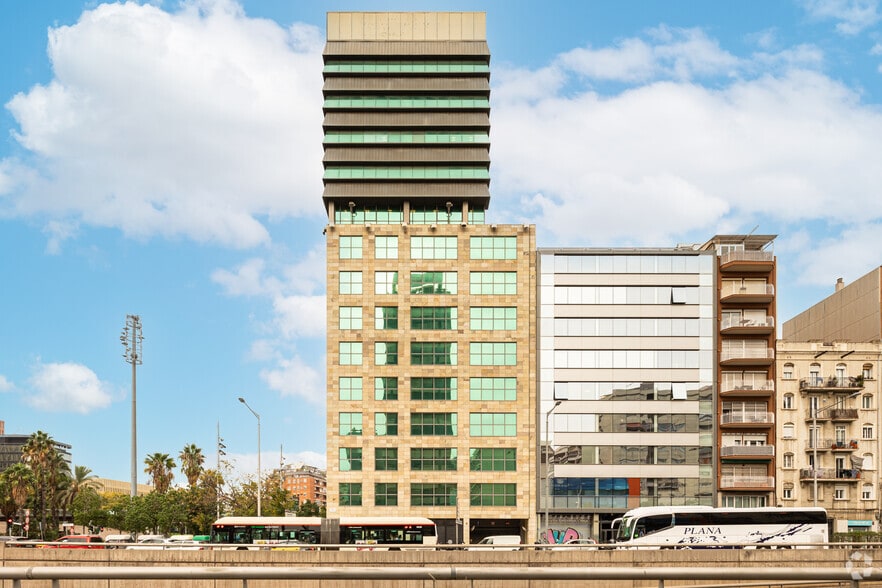 Gran Vía Corts Catalanes, 127-131, Barcelona, Barcelona for lease - Building Photo - Image 2 of 5