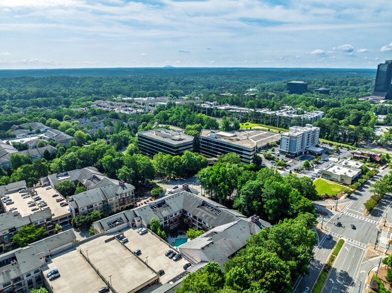 301 Perimeter Ctr N, Atlanta, GA for lease - Building Photo - Image 2 of 8