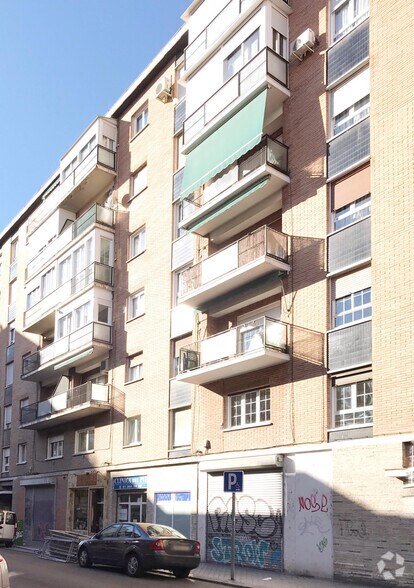 Calle de Juan Duque, 42, Madrid, Madrid for sale - Primary Photo - Image 1 of 1
