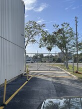 13701 N 66th St, Largo, FL for lease Building Photo- Image 2 of 8