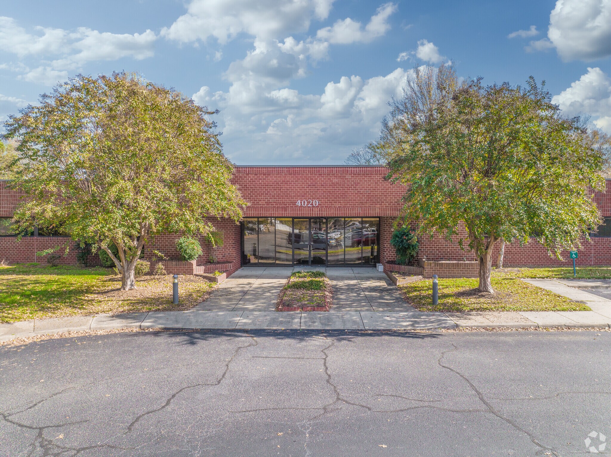 4020 Raintree Rd, Chesapeake, VA for sale Primary Photo- Image 1 of 1