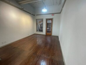 2215 Strand St, Galveston, TX for lease Interior Photo- Image 1 of 3