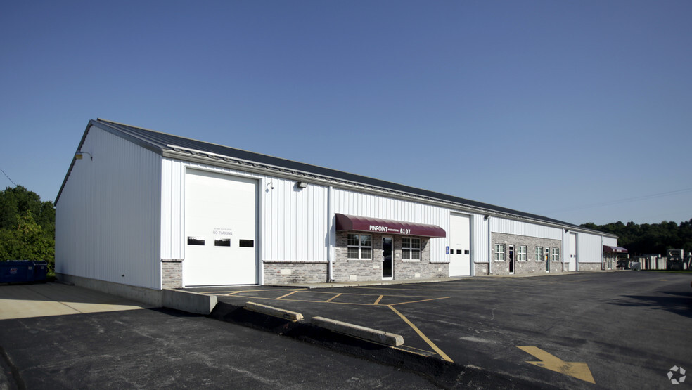 6101-6107 Baumgartner Xing, Saint Louis, MO for lease - Building Photo - Image 3 of 3