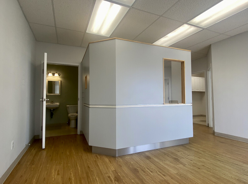 6 Speers Blvd, Loyalist, ON for lease - Building Photo - Image 3 of 9