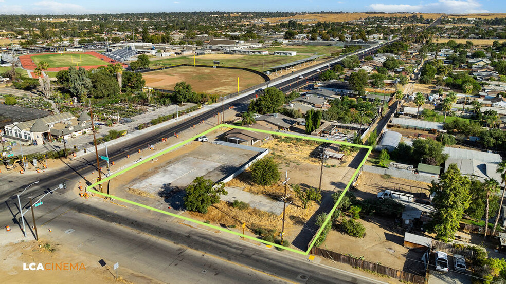 301 Morning Dr, Bakersfield, CA for sale - Primary Photo - Image 2 of 10