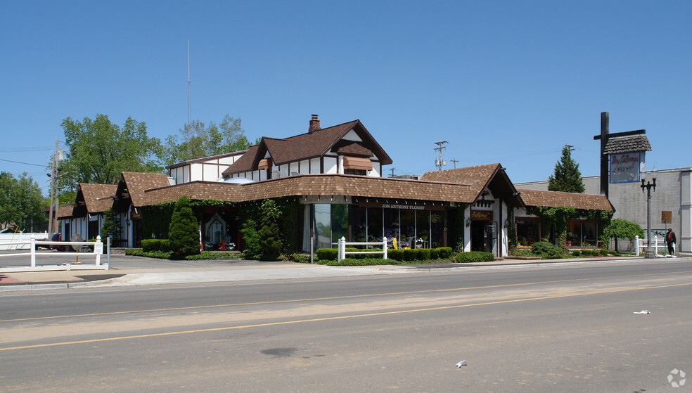 809 E Michigan Ave, Lansing, MI for sale - Primary Photo - Image 1 of 5