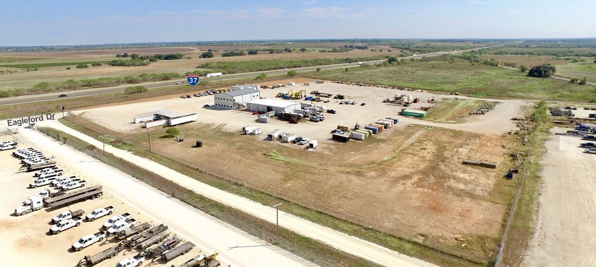 756 Eagleford Dr, Pleasanton, TX, 78064 Office Space For Lease