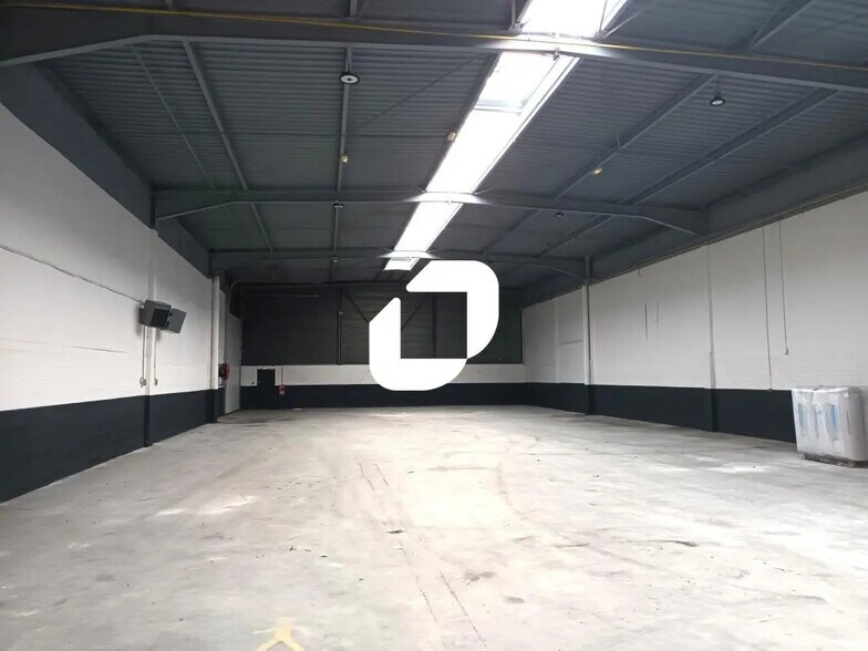 Flex in Marcq-en-Baroeul for lease - Interior Photo - Image 1 of 7