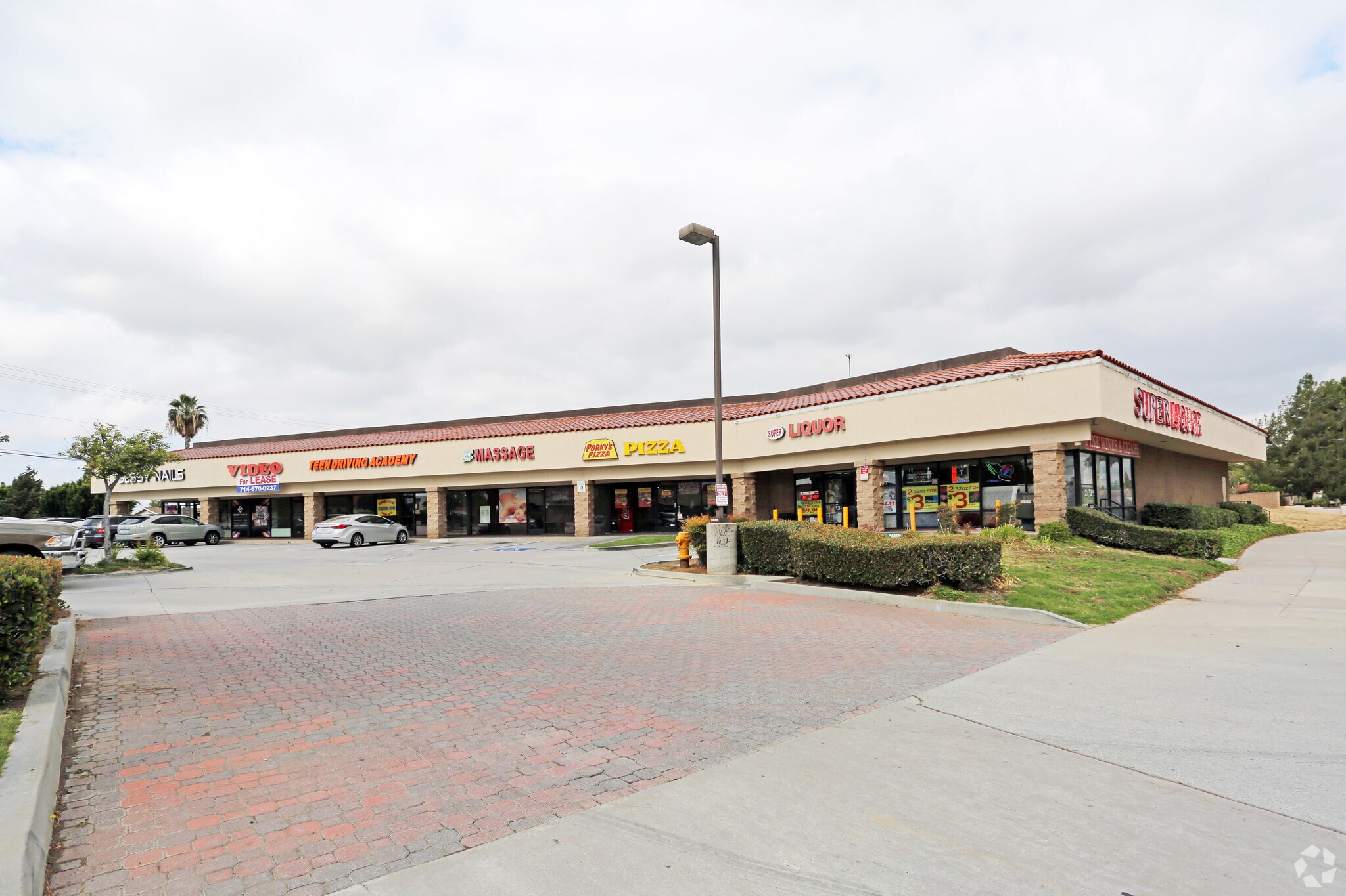 11501192 E Imperial Hwy, Placentia, CA 92870 Retail Space for Lease