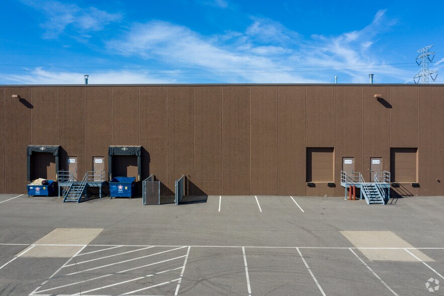 131 N Cheshire Ln, Minnetonka, MN for lease - Building Photo - Image 2 of 6