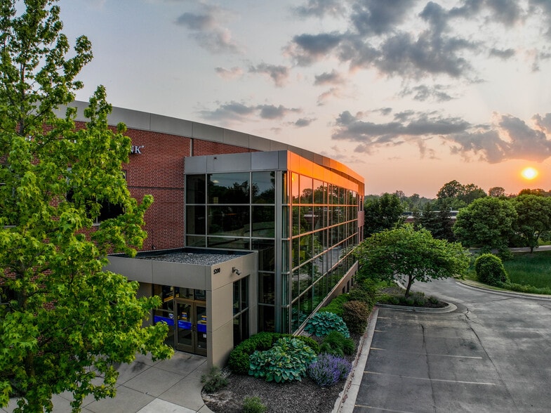 5200 Cascade Rd SE, Grand Rapids, MI for sale - Building Photo - Image 1 of 1